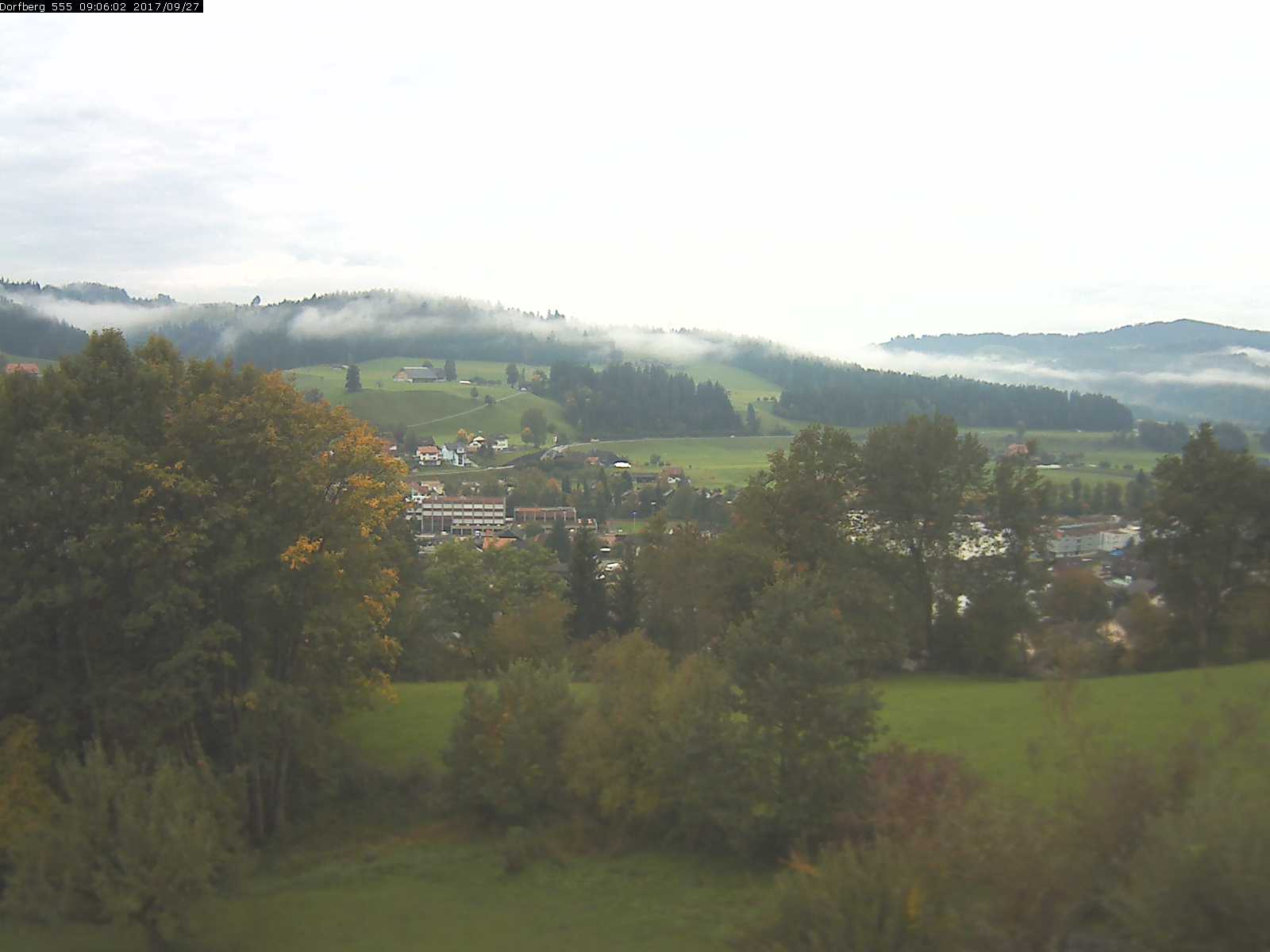 Webcam-Bild: Aussicht vom Dorfberg in Langnau 20170927-090601