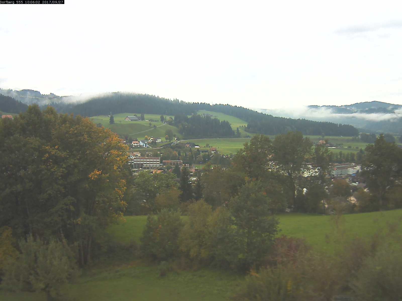 Webcam-Bild: Aussicht vom Dorfberg in Langnau 20170927-100601