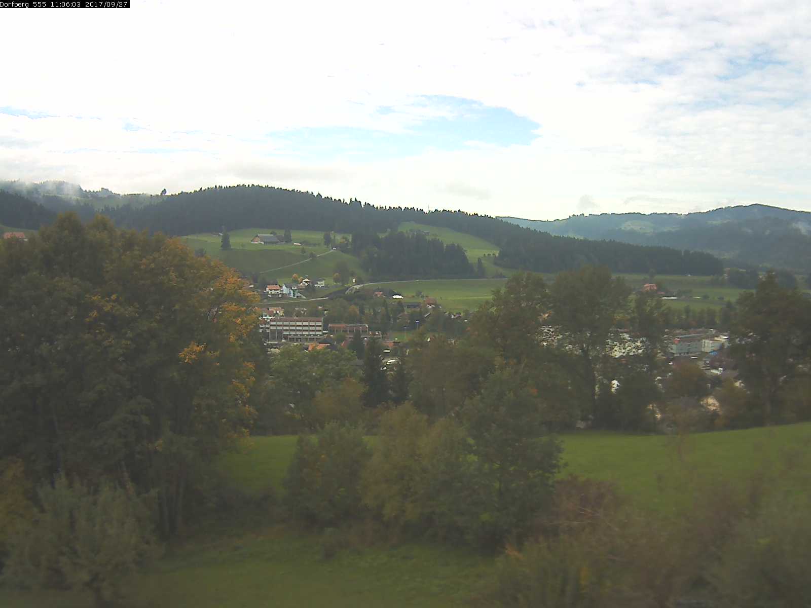 Webcam-Bild: Aussicht vom Dorfberg in Langnau 20170927-110601
