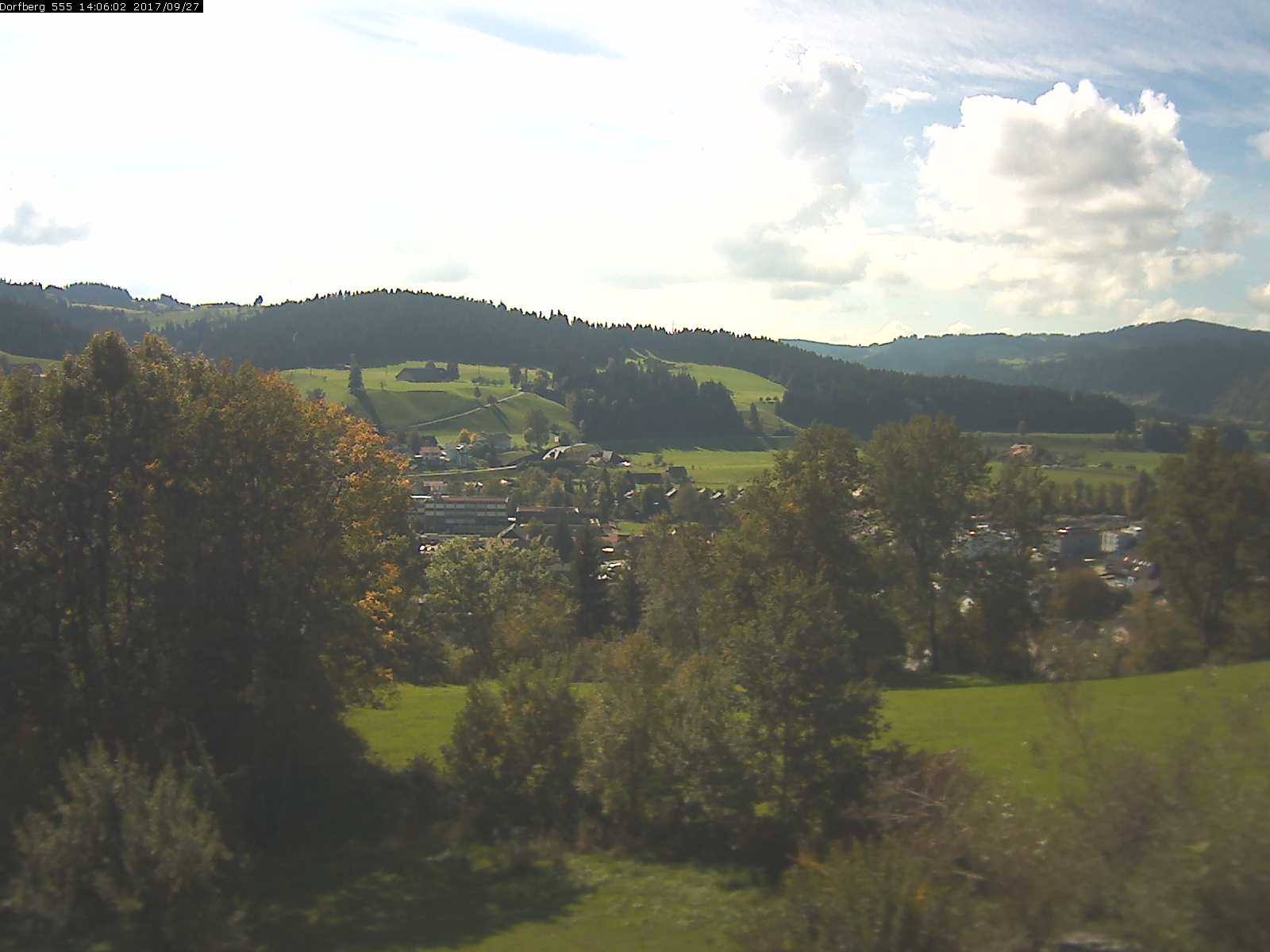 Webcam-Bild: Aussicht vom Dorfberg in Langnau 20170927-140601