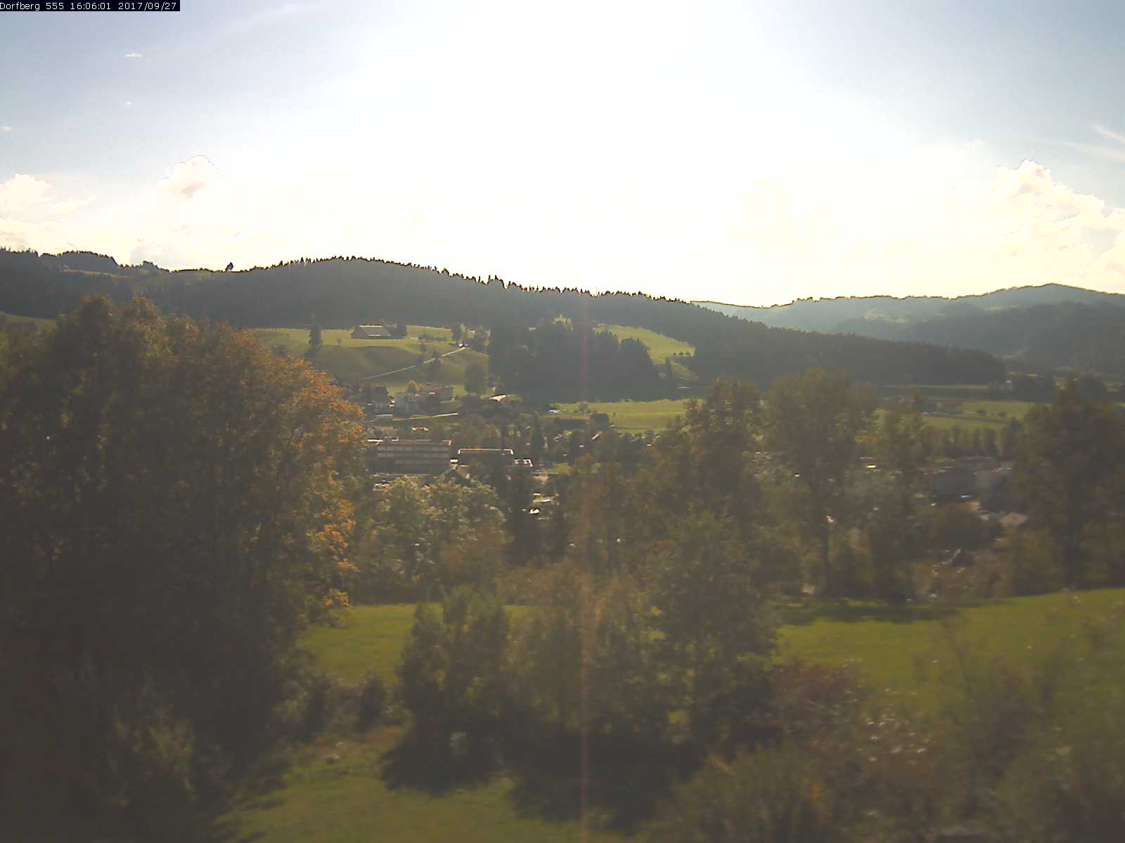 Webcam-Bild: Aussicht vom Dorfberg in Langnau 20170927-160601