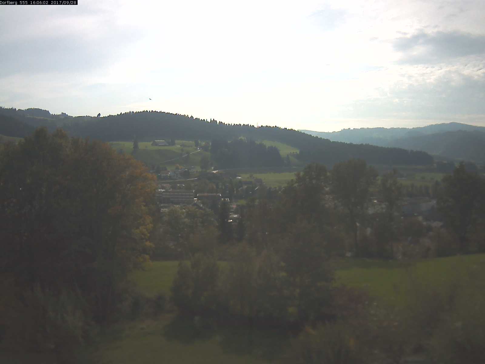 Webcam-Bild: Aussicht vom Dorfberg in Langnau 20170928-160601
