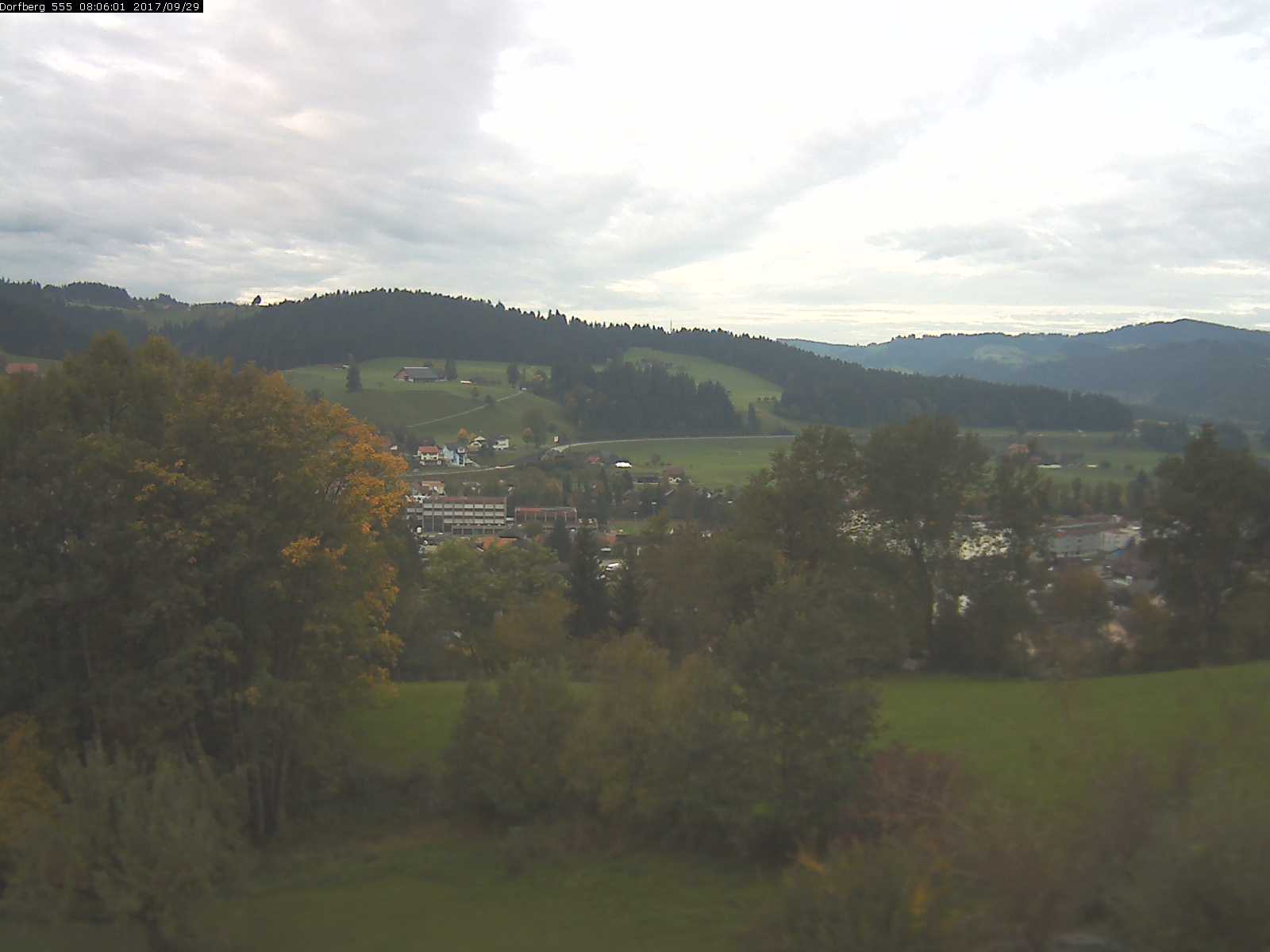 Webcam-Bild: Aussicht vom Dorfberg in Langnau 20170929-080601