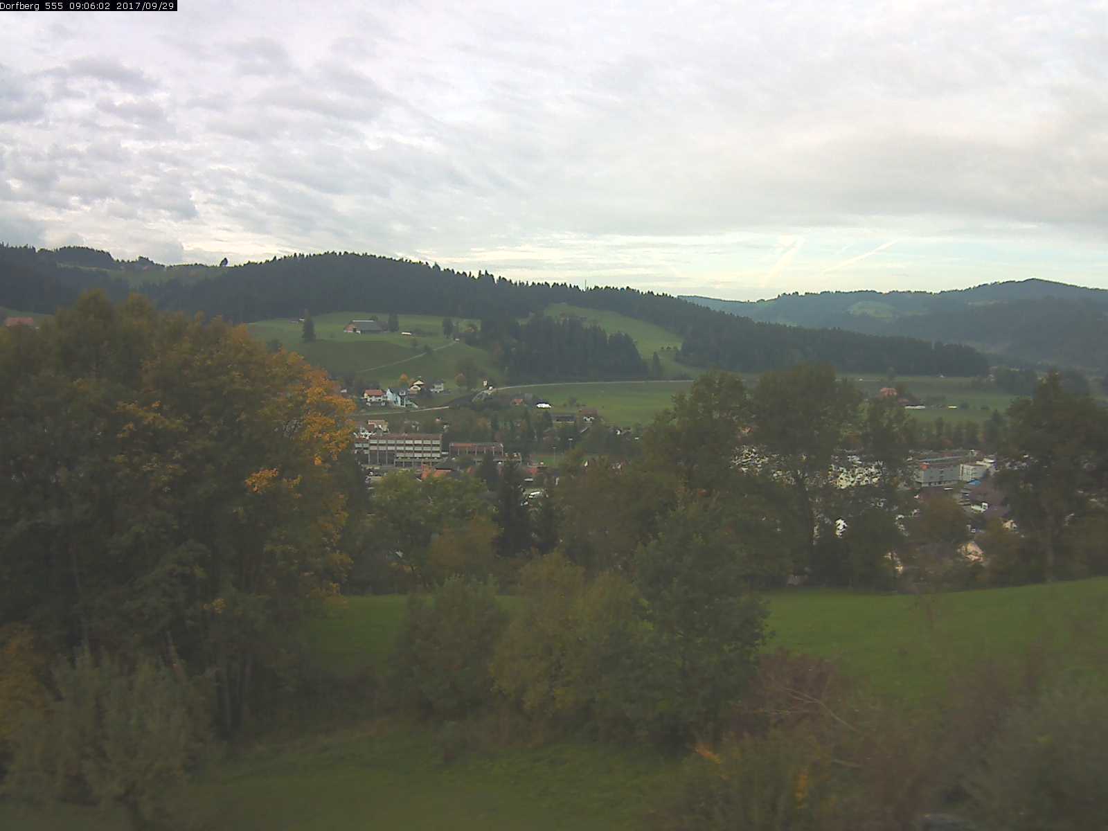 Webcam-Bild: Aussicht vom Dorfberg in Langnau 20170929-090601