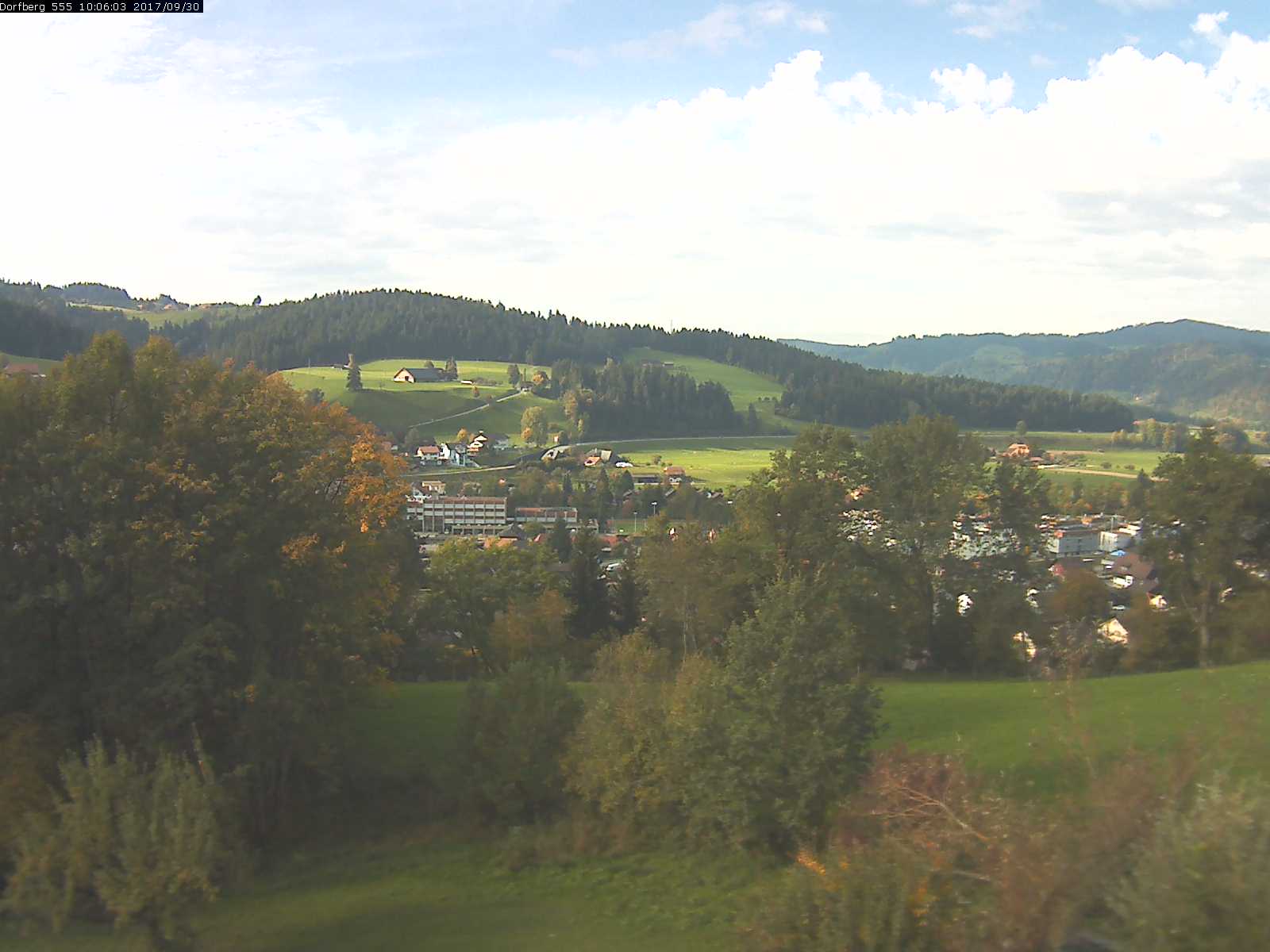 Webcam-Bild: Aussicht vom Dorfberg in Langnau 20170930-100601