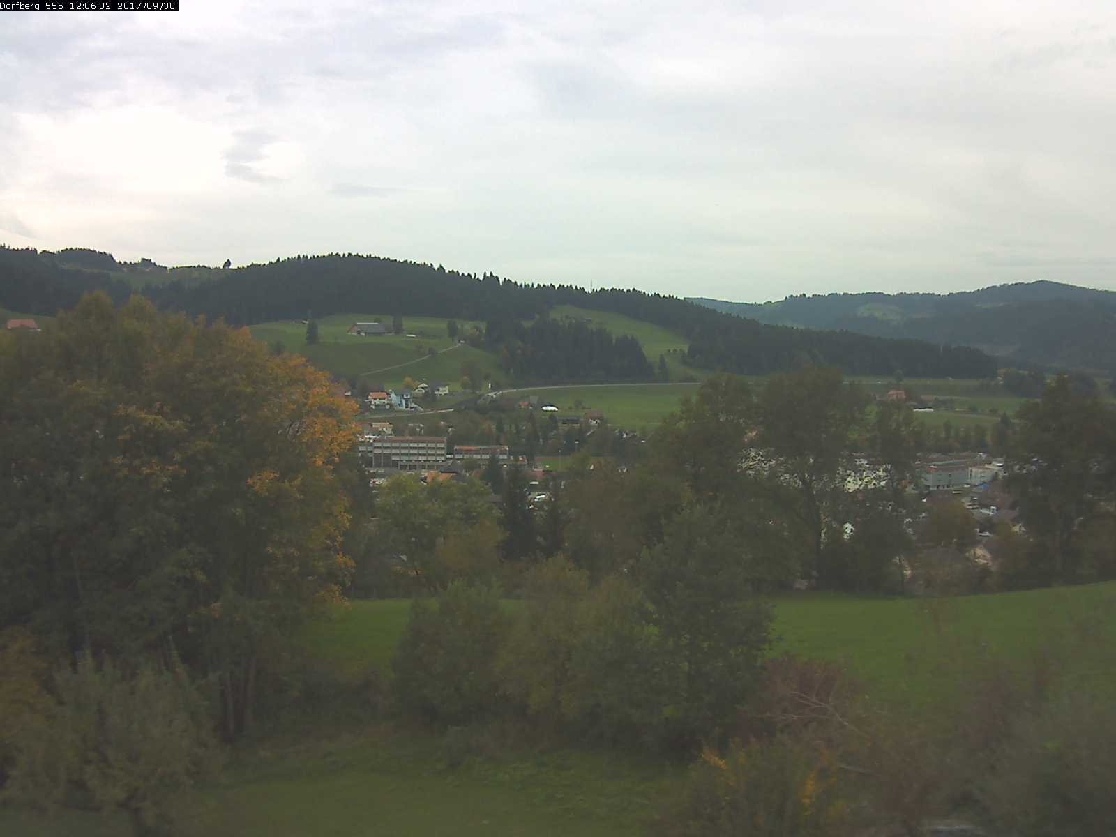 Webcam-Bild: Aussicht vom Dorfberg in Langnau 20170930-120601
