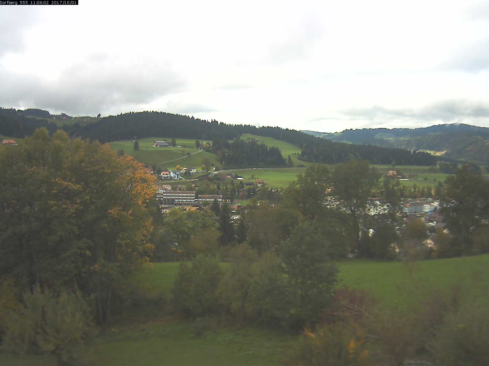 Webcam-Bild: Aussicht vom Dorfberg in Langnau 20171001-110601