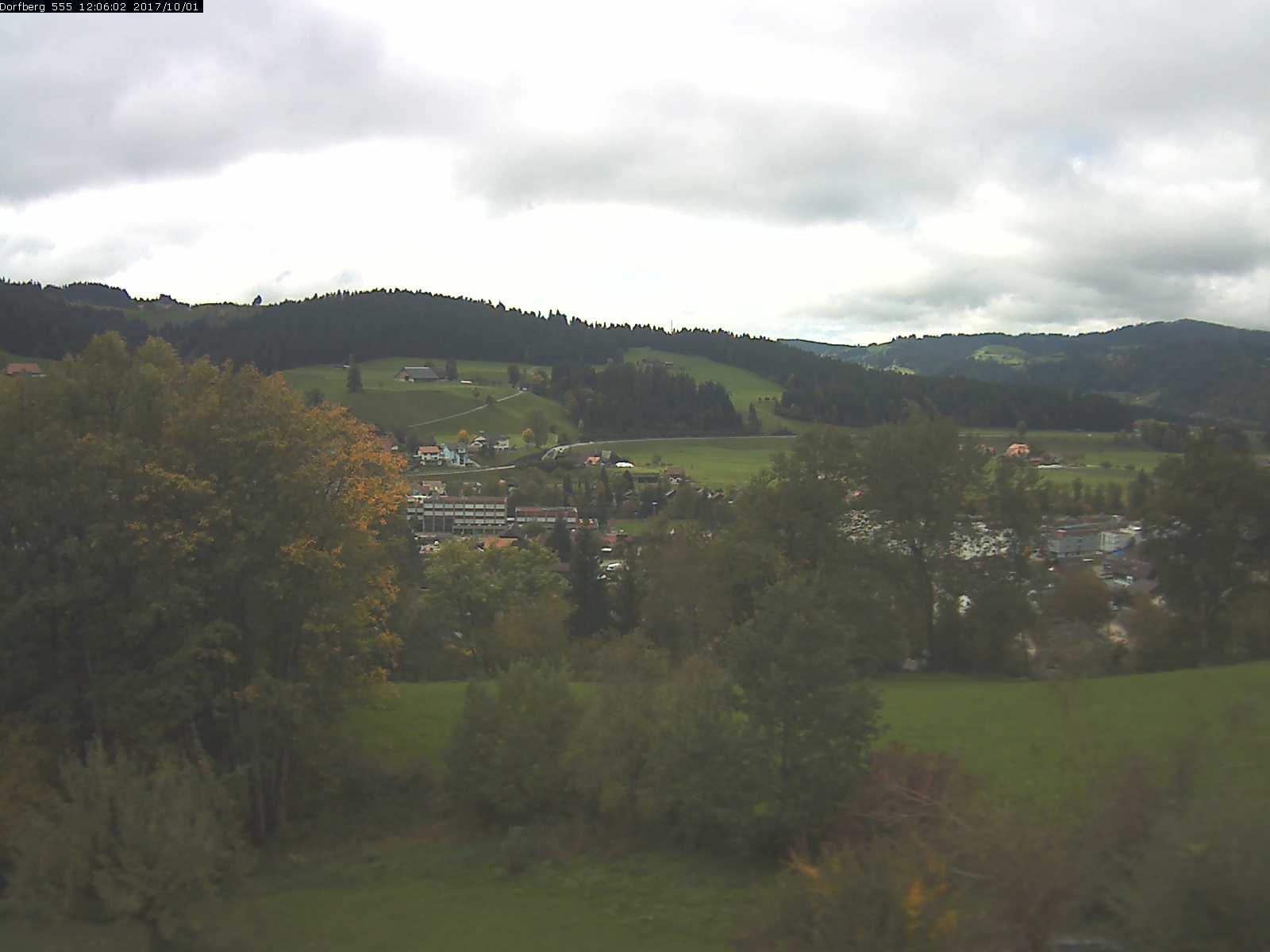 Webcam-Bild: Aussicht vom Dorfberg in Langnau 20171001-120601