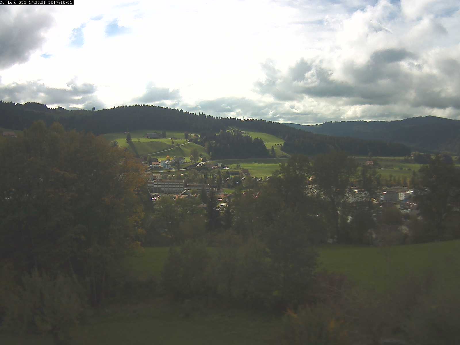 Webcam-Bild: Aussicht vom Dorfberg in Langnau 20171001-140601