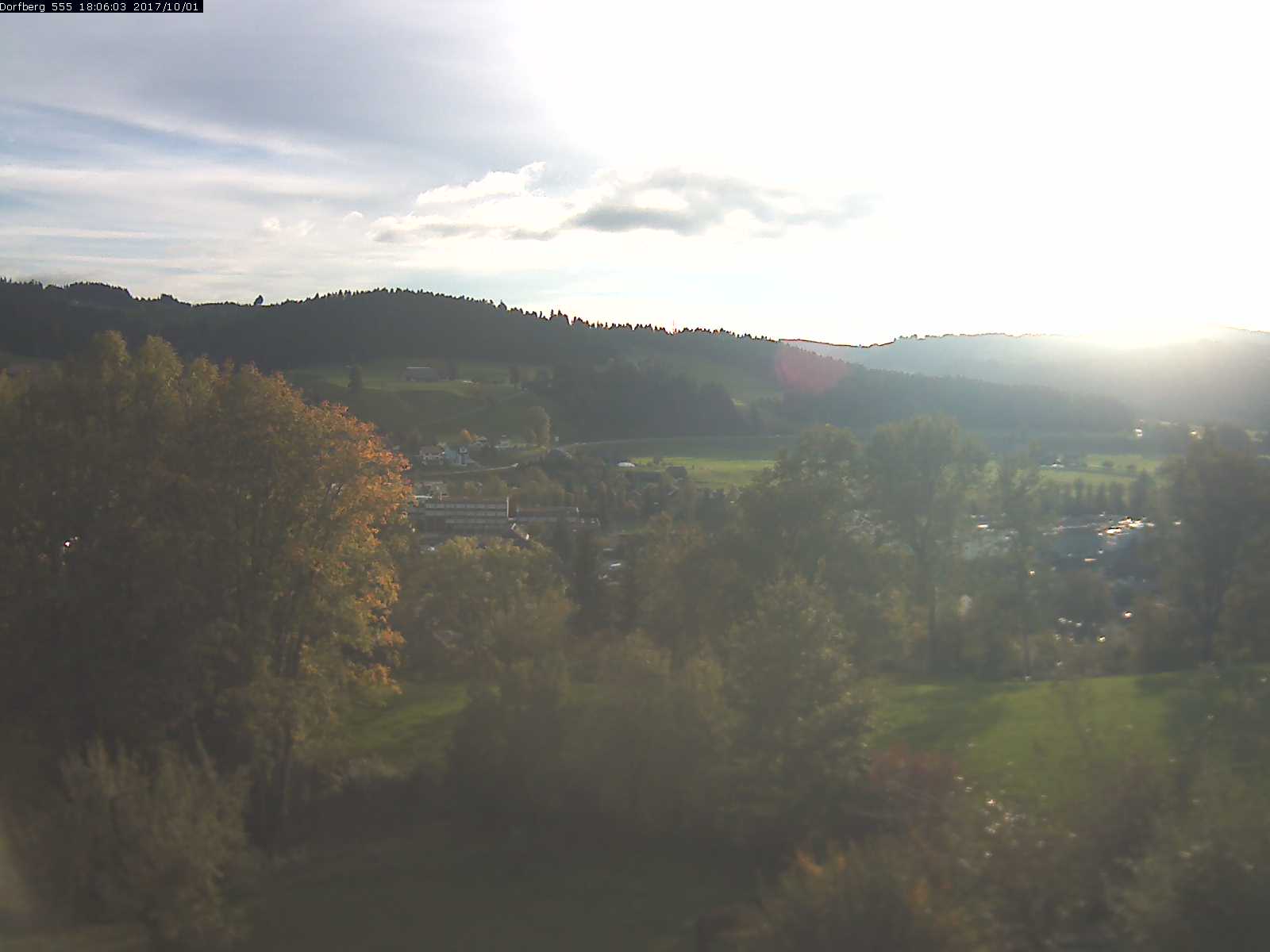 Webcam-Bild: Aussicht vom Dorfberg in Langnau 20171001-180601
