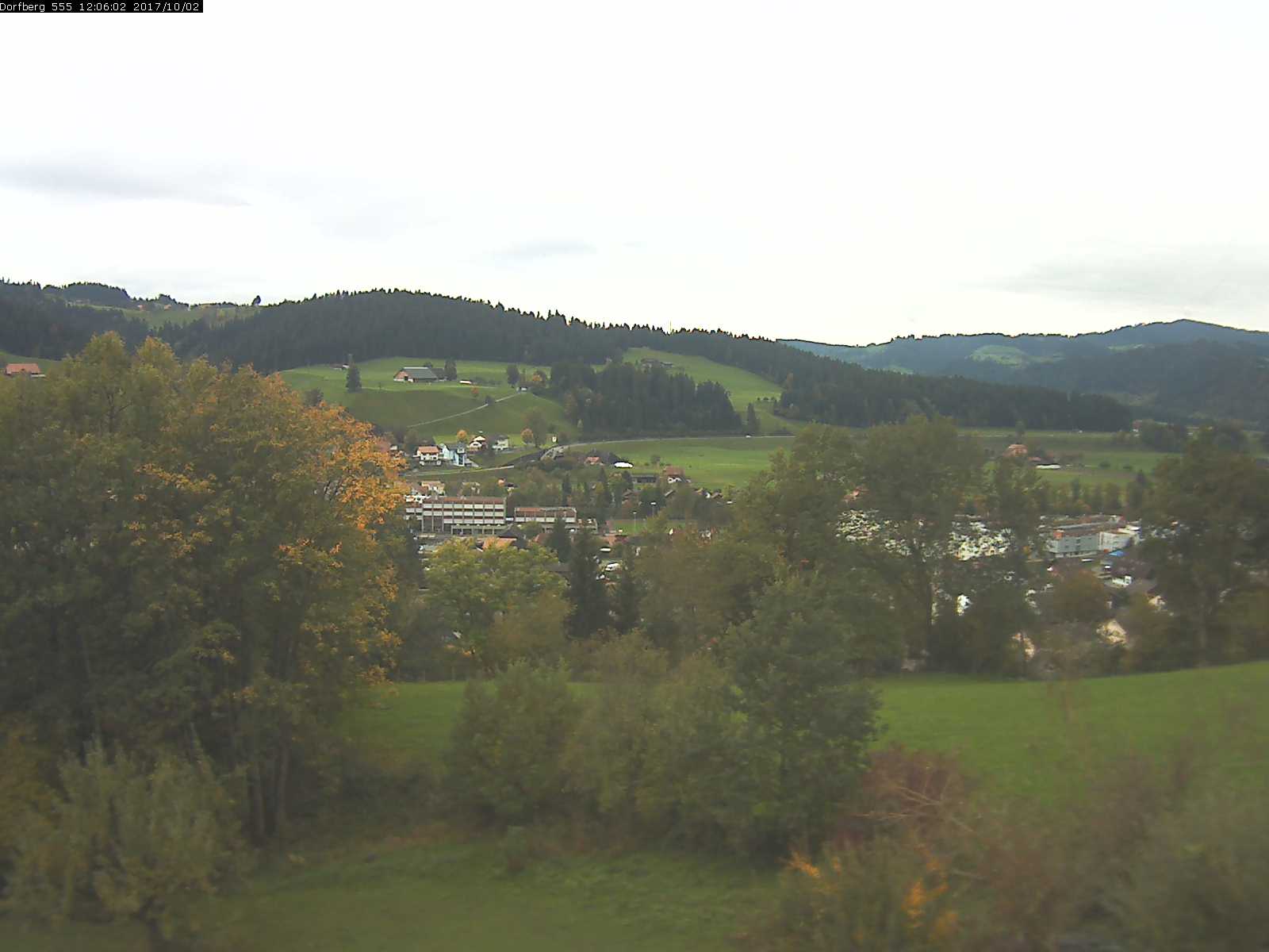 Webcam-Bild: Aussicht vom Dorfberg in Langnau 20171002-120601