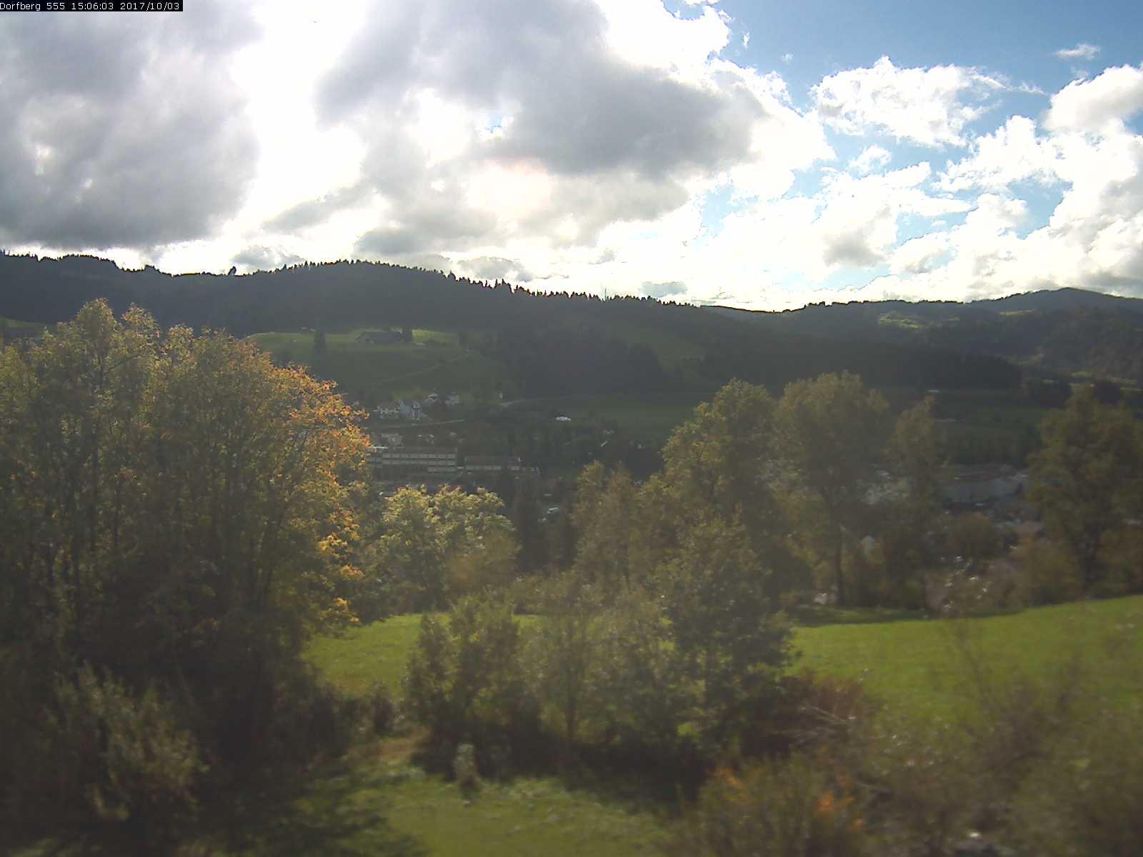 Webcam-Bild: Aussicht vom Dorfberg in Langnau 20171003-150601