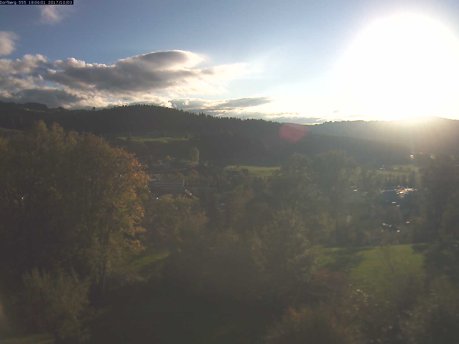 Webcam-Bild: Aussicht vom Dorfberg in Langnau 20171003-180601
