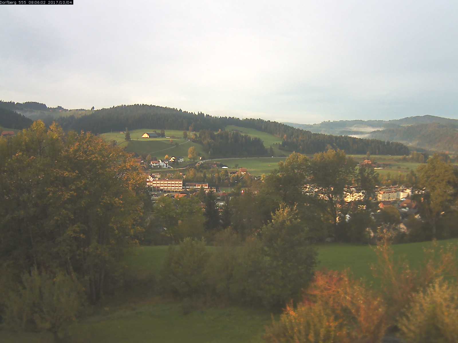 Webcam-Bild: Aussicht vom Dorfberg in Langnau 20171004-080601