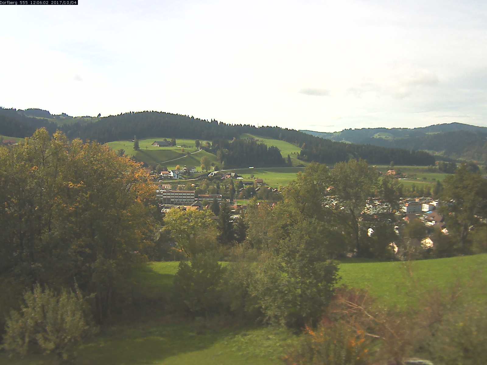 Webcam-Bild: Aussicht vom Dorfberg in Langnau 20171004-120601