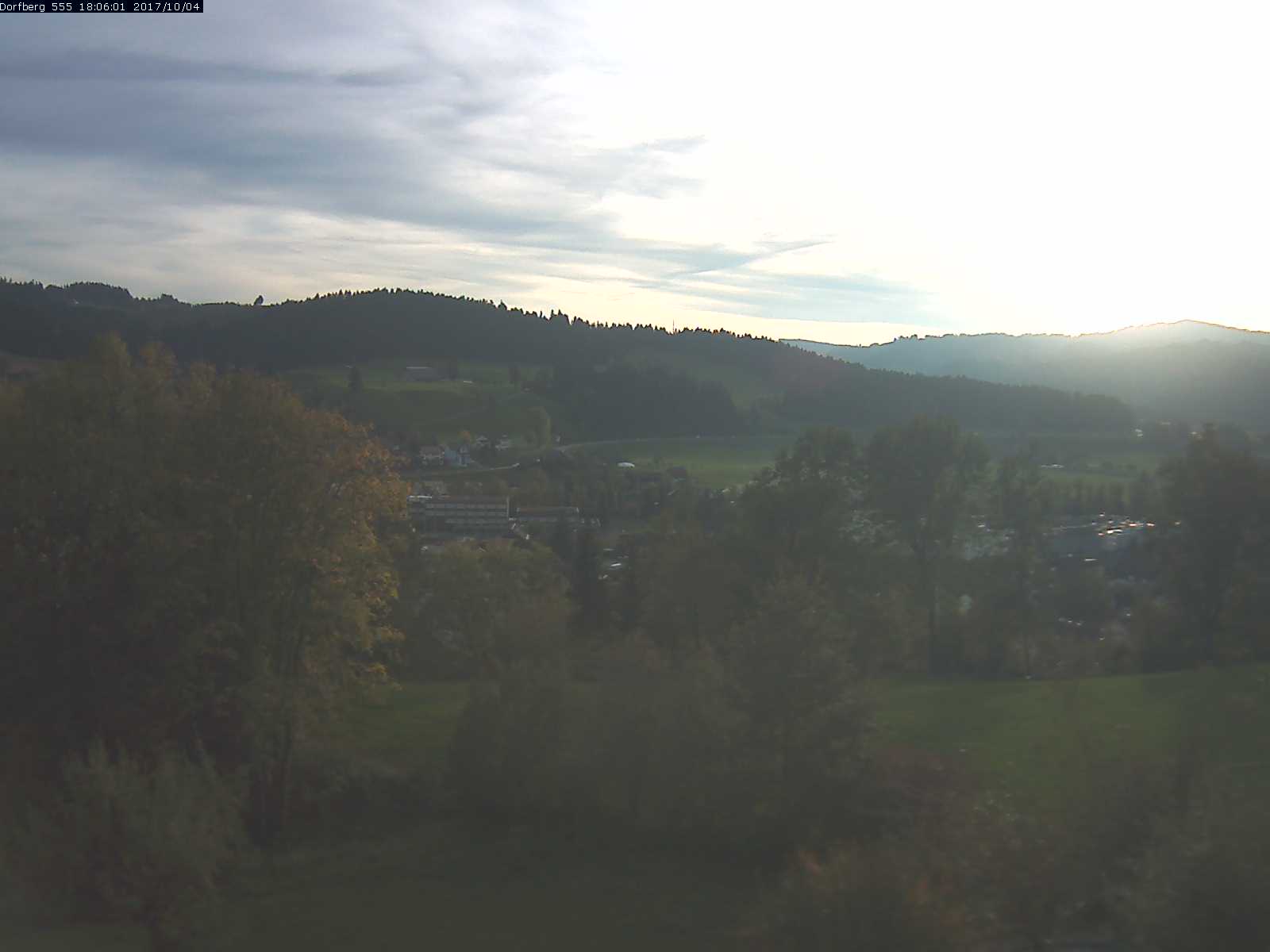 Webcam-Bild: Aussicht vom Dorfberg in Langnau 20171004-180601