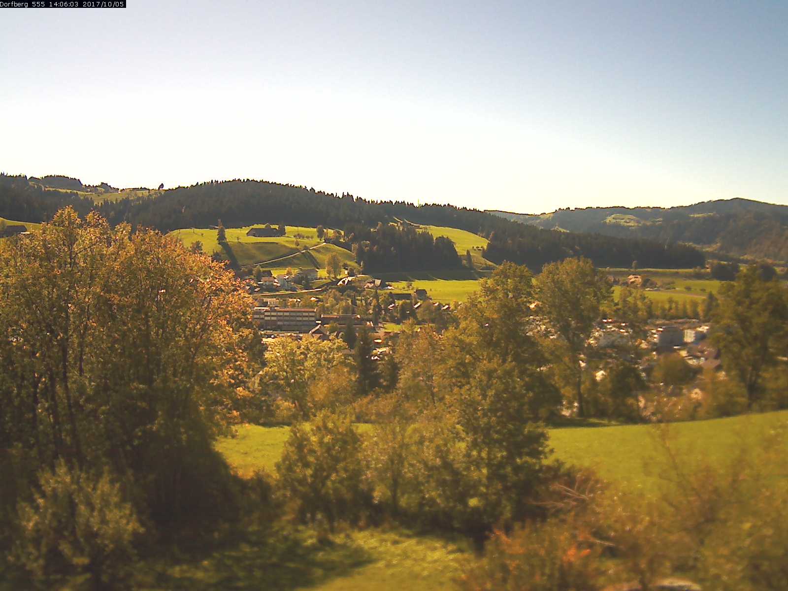 Webcam-Bild: Aussicht vom Dorfberg in Langnau 20171005-140601