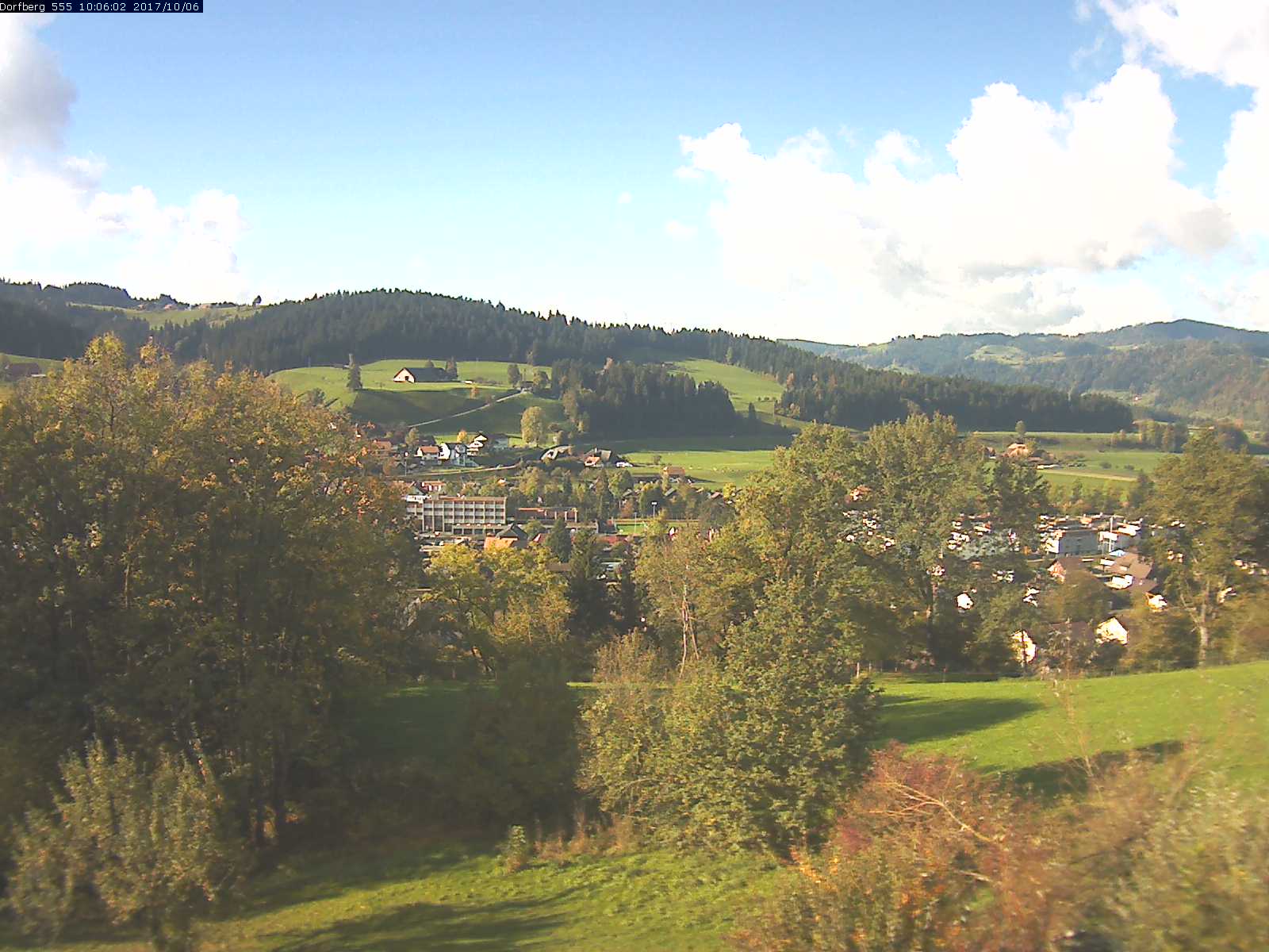 Webcam-Bild: Aussicht vom Dorfberg in Langnau 20171006-100601