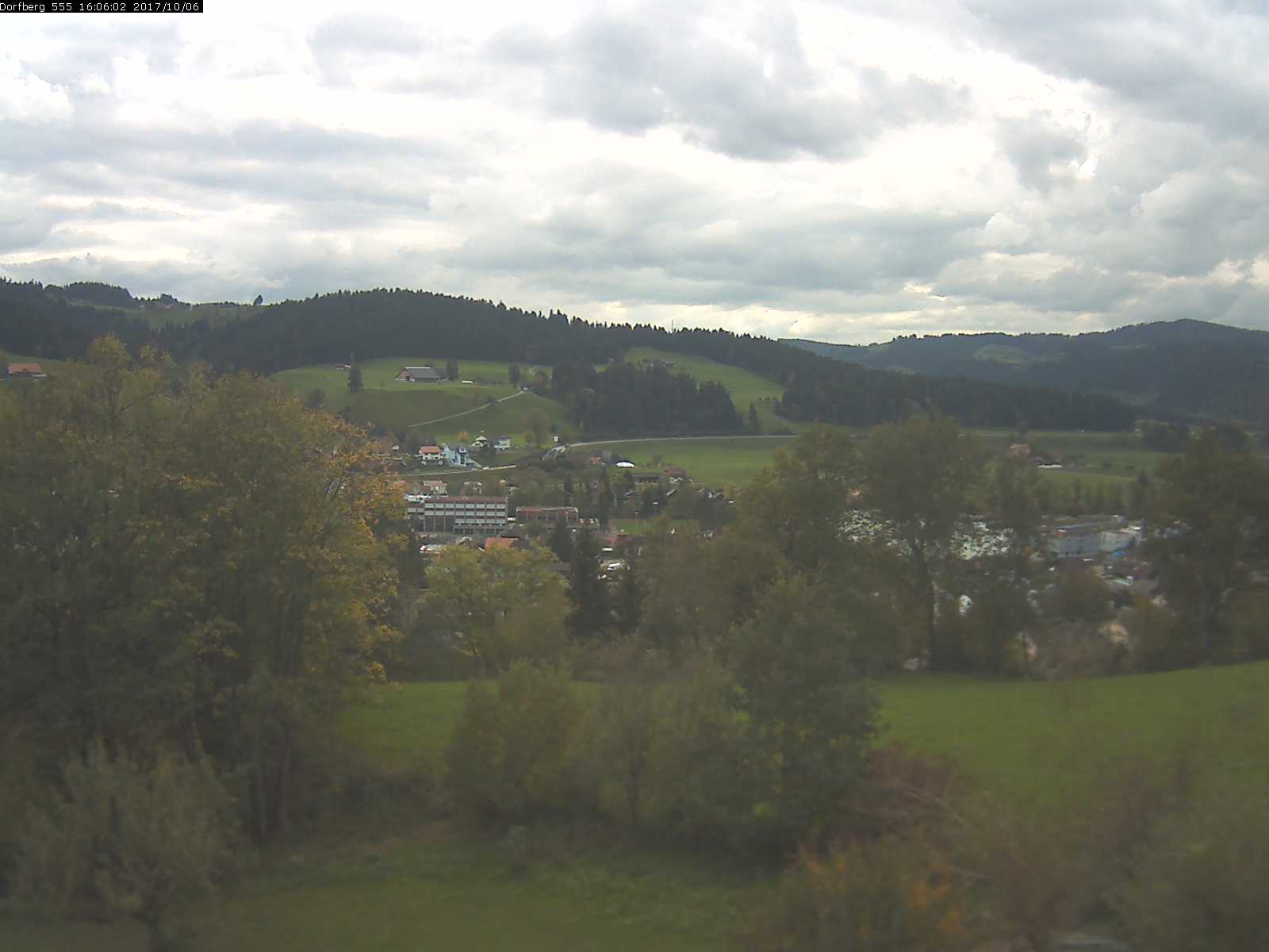 Webcam-Bild: Aussicht vom Dorfberg in Langnau 20171006-160601