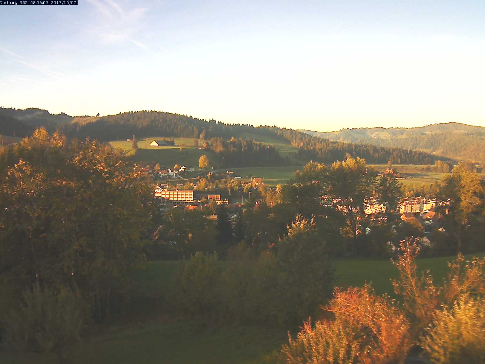 Webcam-Bild: Aussicht vom Dorfberg in Langnau 20171007-080601