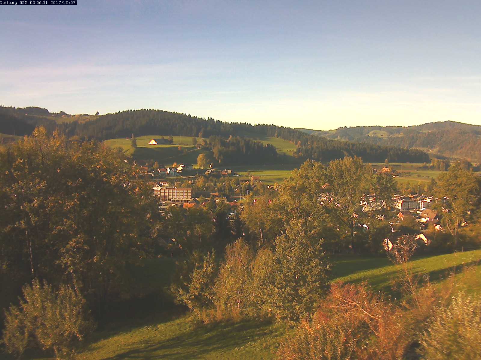 Webcam-Bild: Aussicht vom Dorfberg in Langnau 20171007-090601
