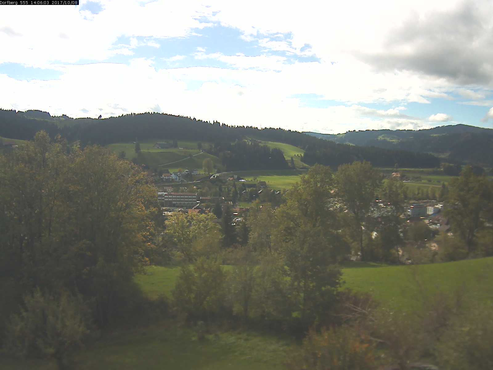 Webcam-Bild: Aussicht vom Dorfberg in Langnau 20171008-140601