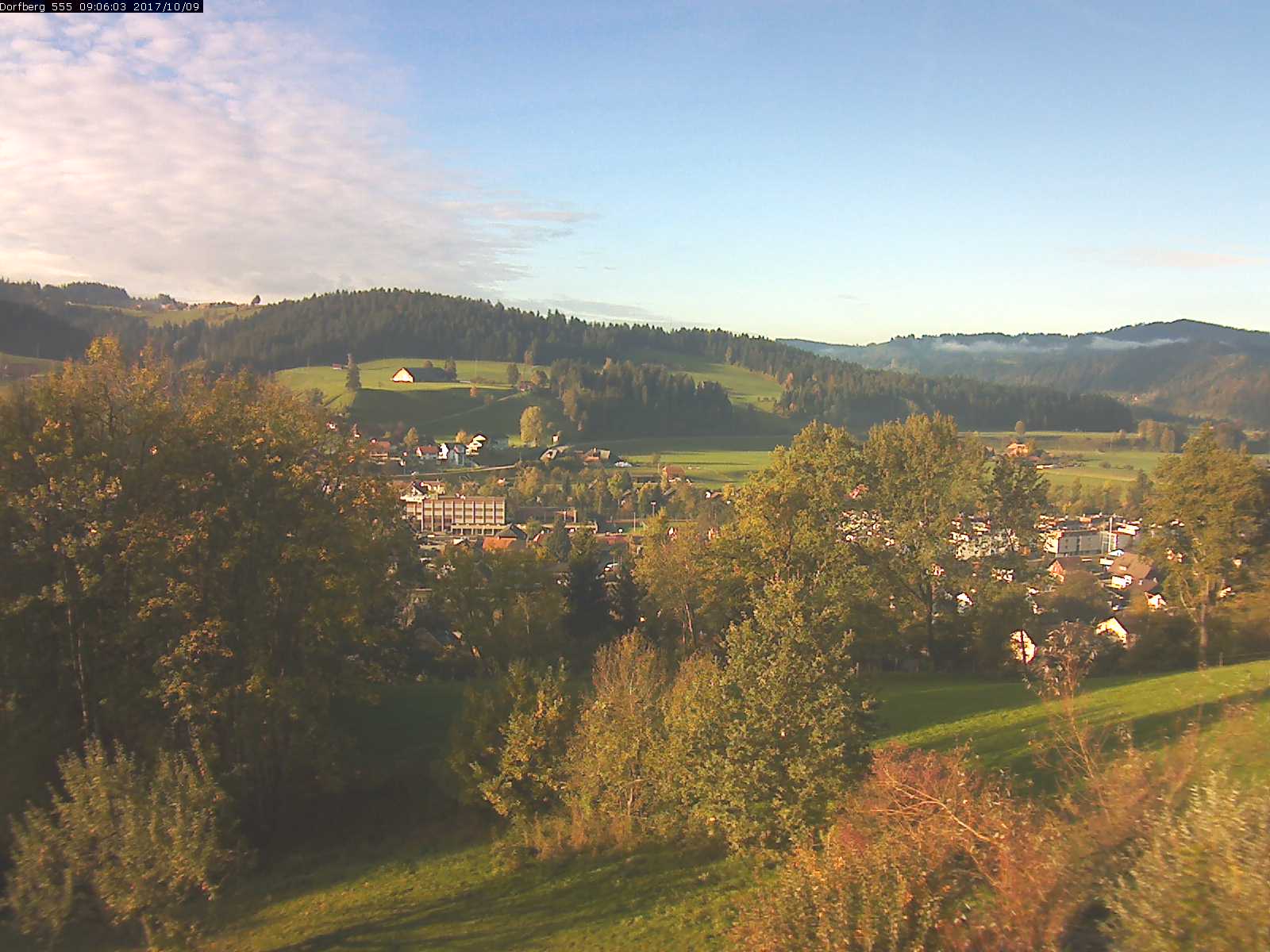 Webcam-Bild: Aussicht vom Dorfberg in Langnau 20171009-090601