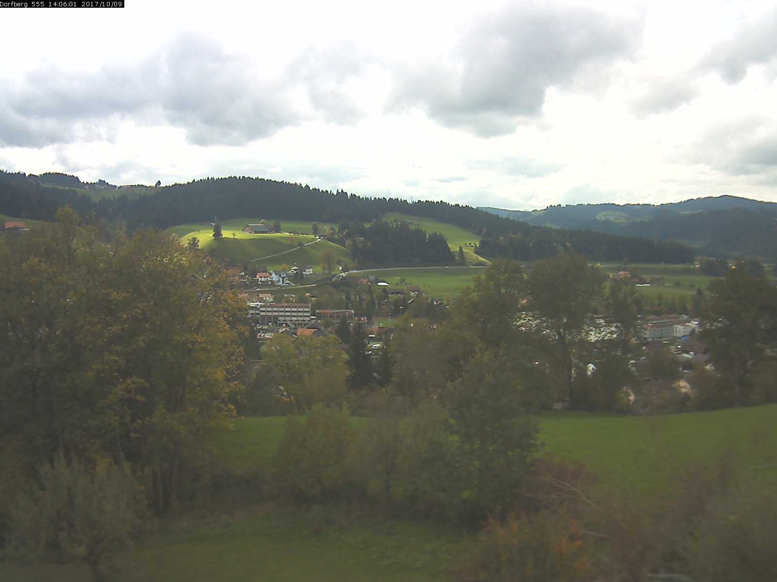 Webcam-Bild: Aussicht vom Dorfberg in Langnau 20171009-140601