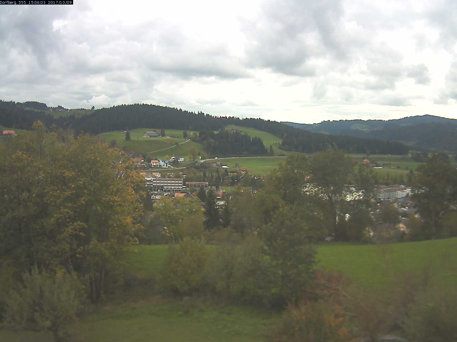 Webcam-Bild: Aussicht vom Dorfberg in Langnau 20171009-150601