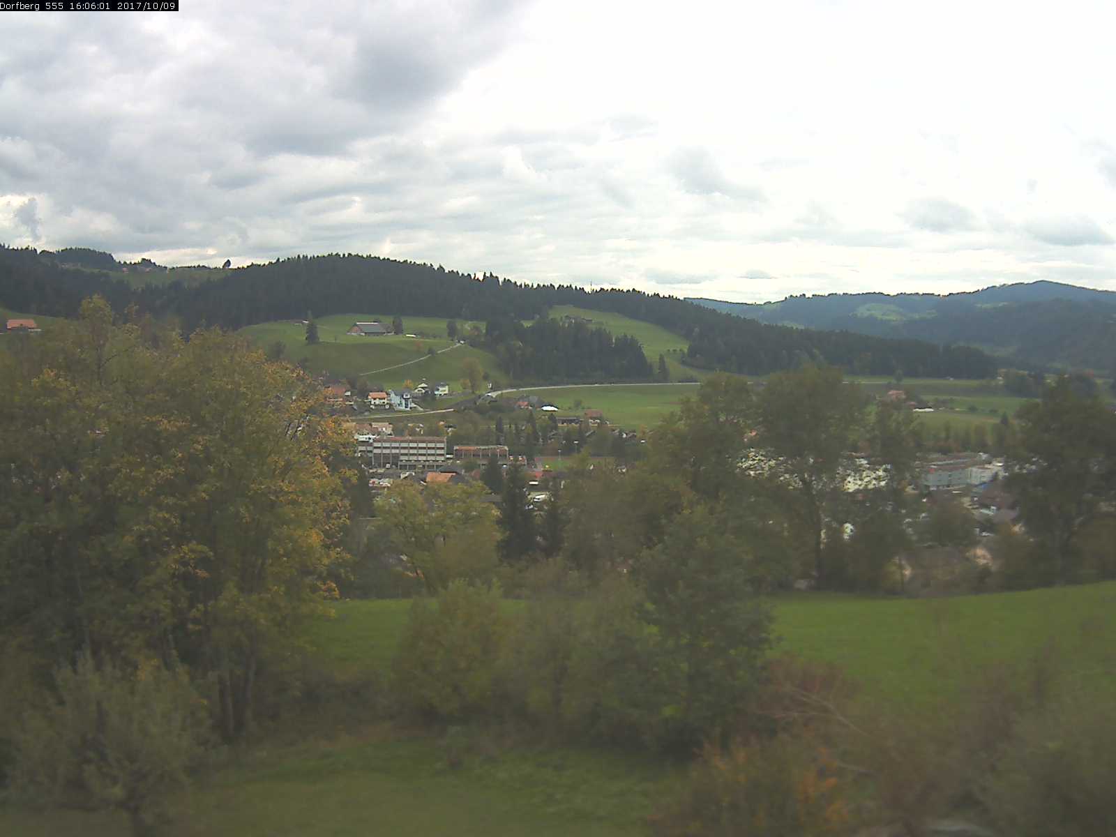 Webcam-Bild: Aussicht vom Dorfberg in Langnau 20171009-160601