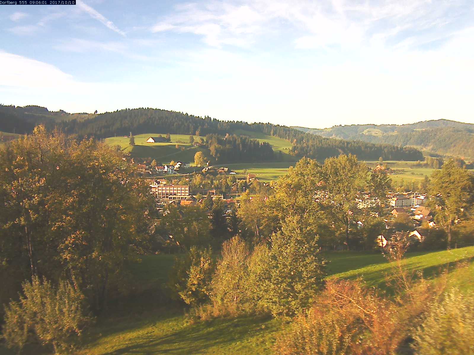 Webcam-Bild: Aussicht vom Dorfberg in Langnau 20171010-090601