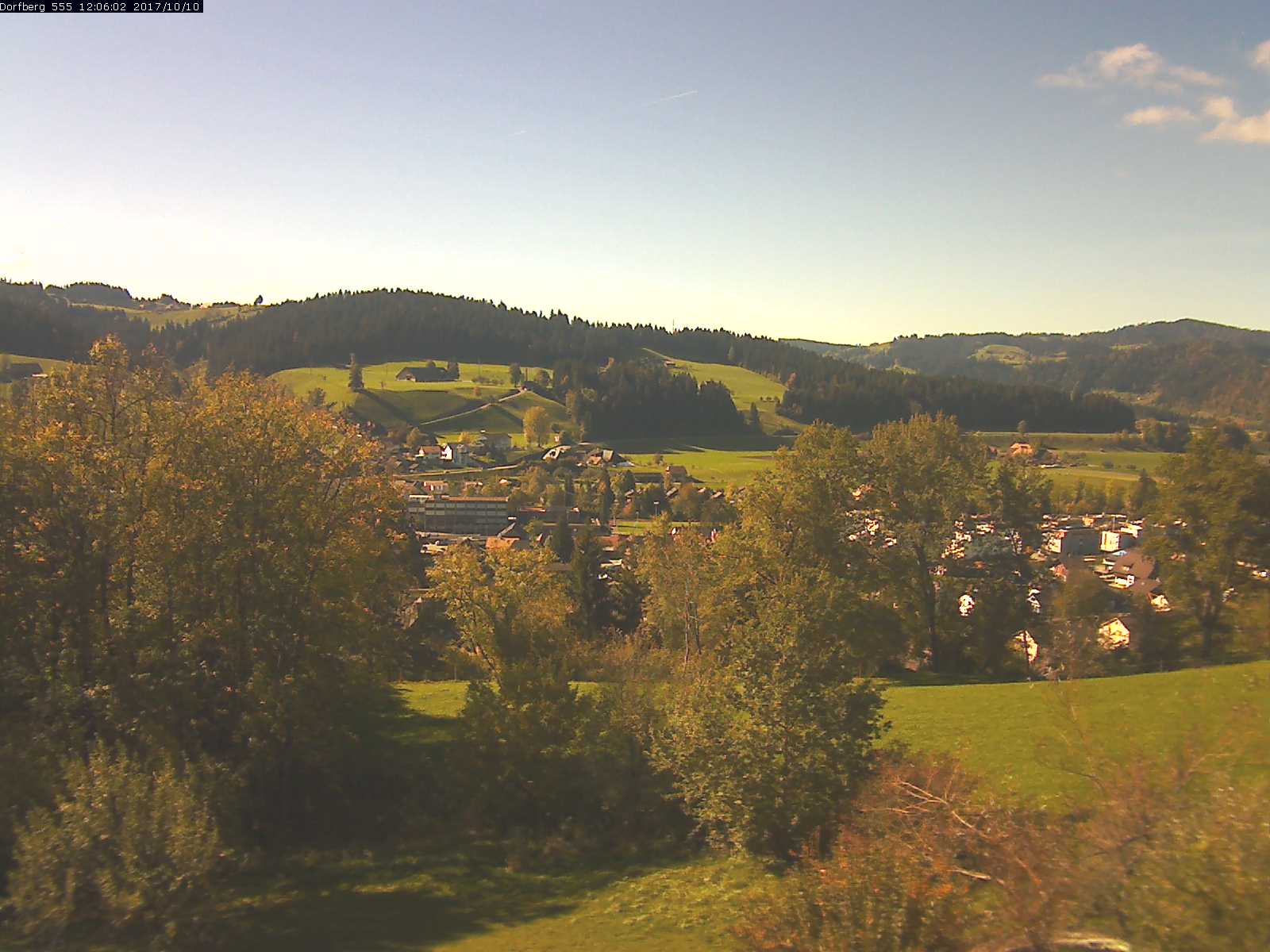 Webcam-Bild: Aussicht vom Dorfberg in Langnau 20171010-120602