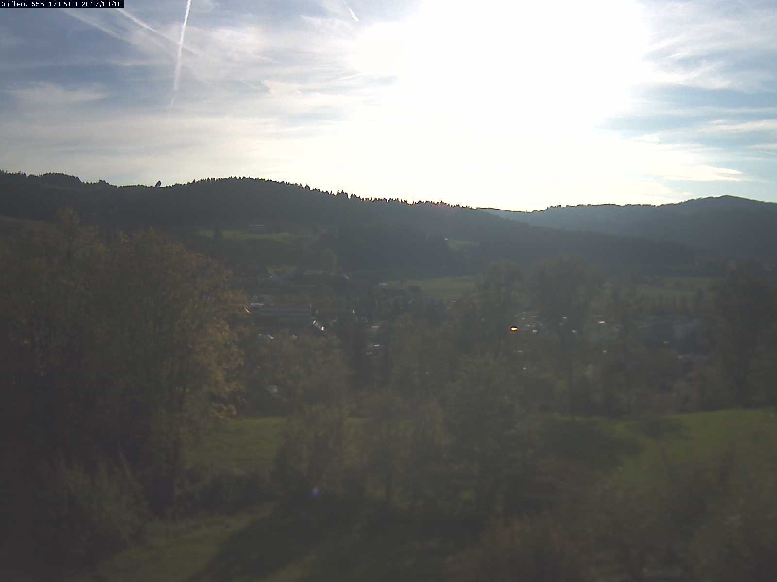 Webcam-Bild: Aussicht vom Dorfberg in Langnau 20171010-170601