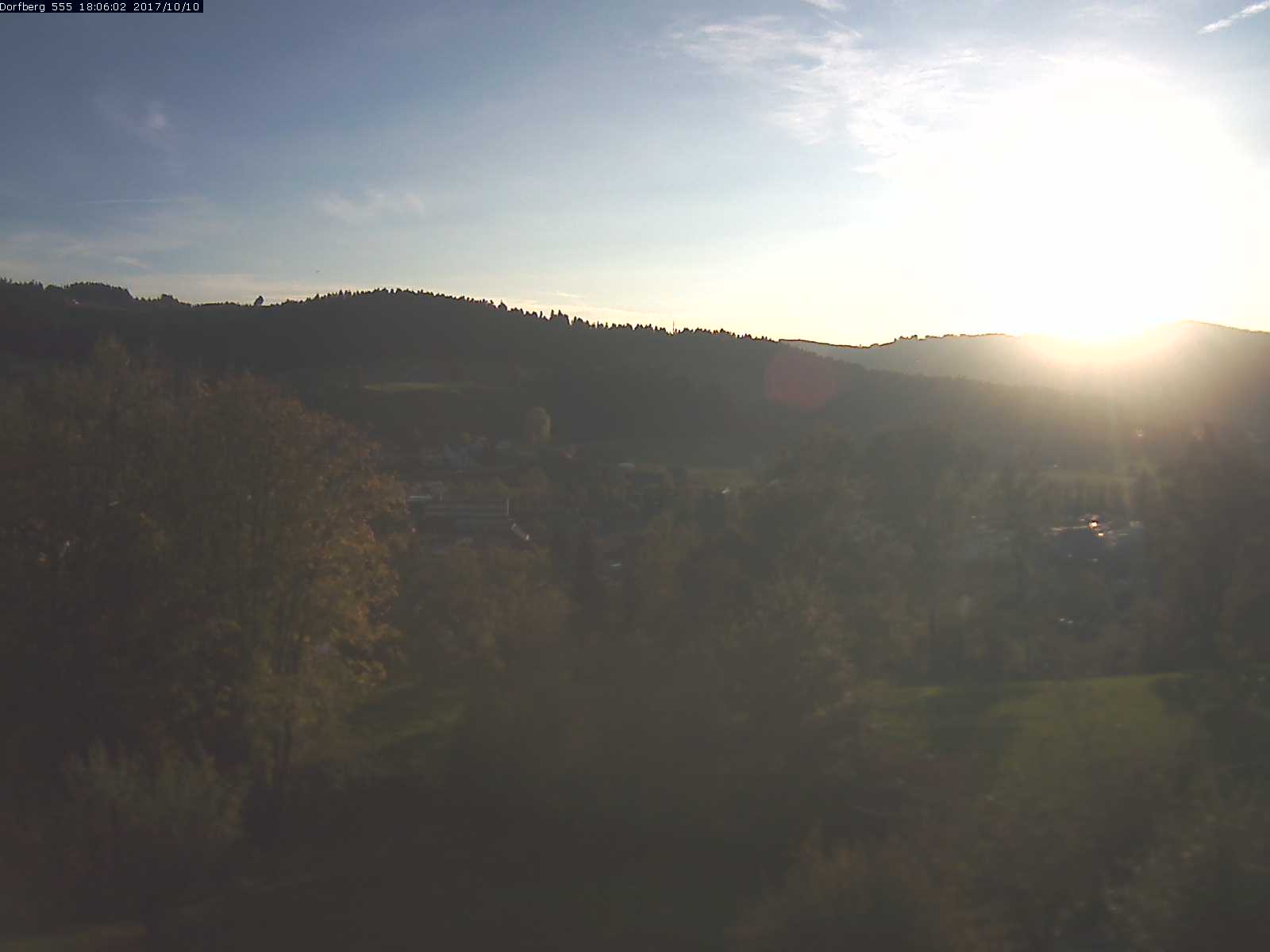 Webcam-Bild: Aussicht vom Dorfberg in Langnau 20171010-180601
