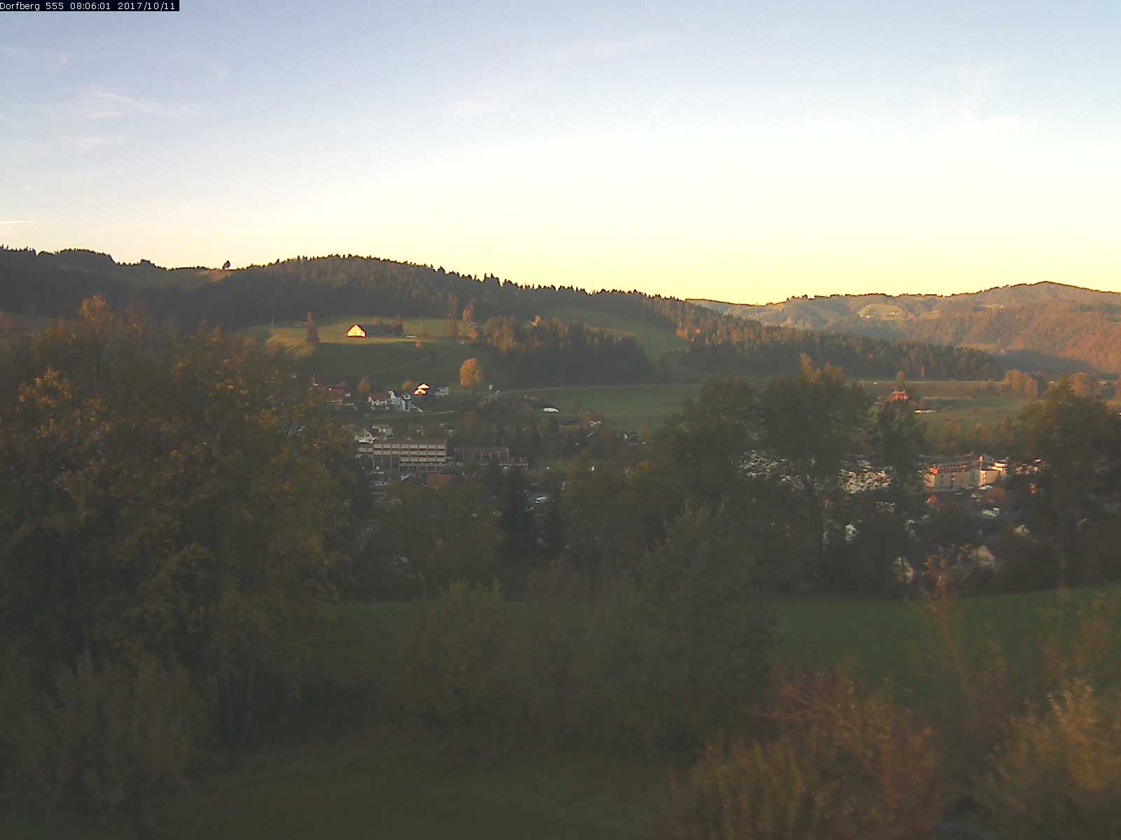 Webcam-Bild: Aussicht vom Dorfberg in Langnau 20171011-080601