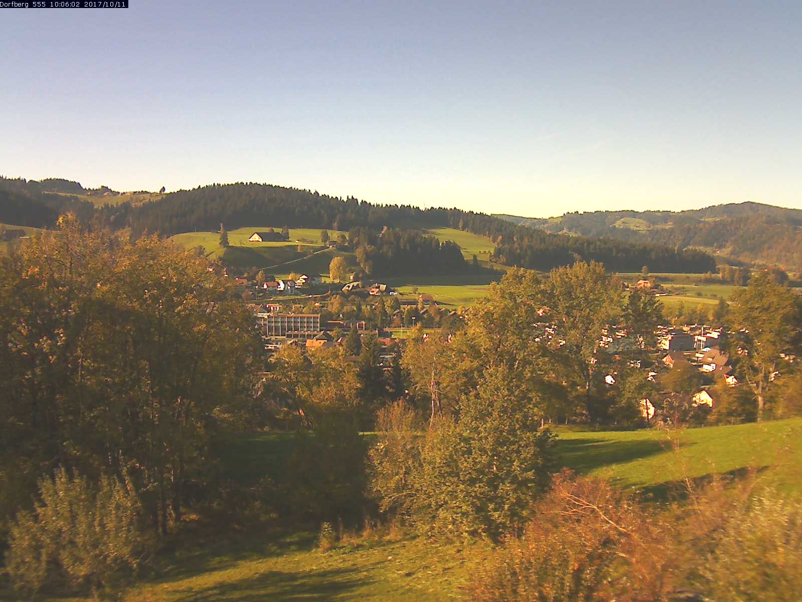 Webcam-Bild: Aussicht vom Dorfberg in Langnau 20171011-100601