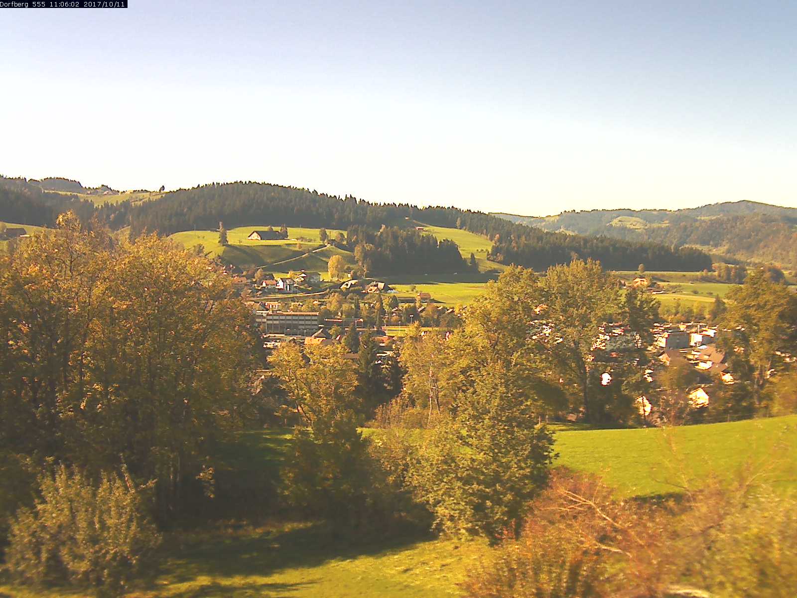 Webcam-Bild: Aussicht vom Dorfberg in Langnau 20171011-110601