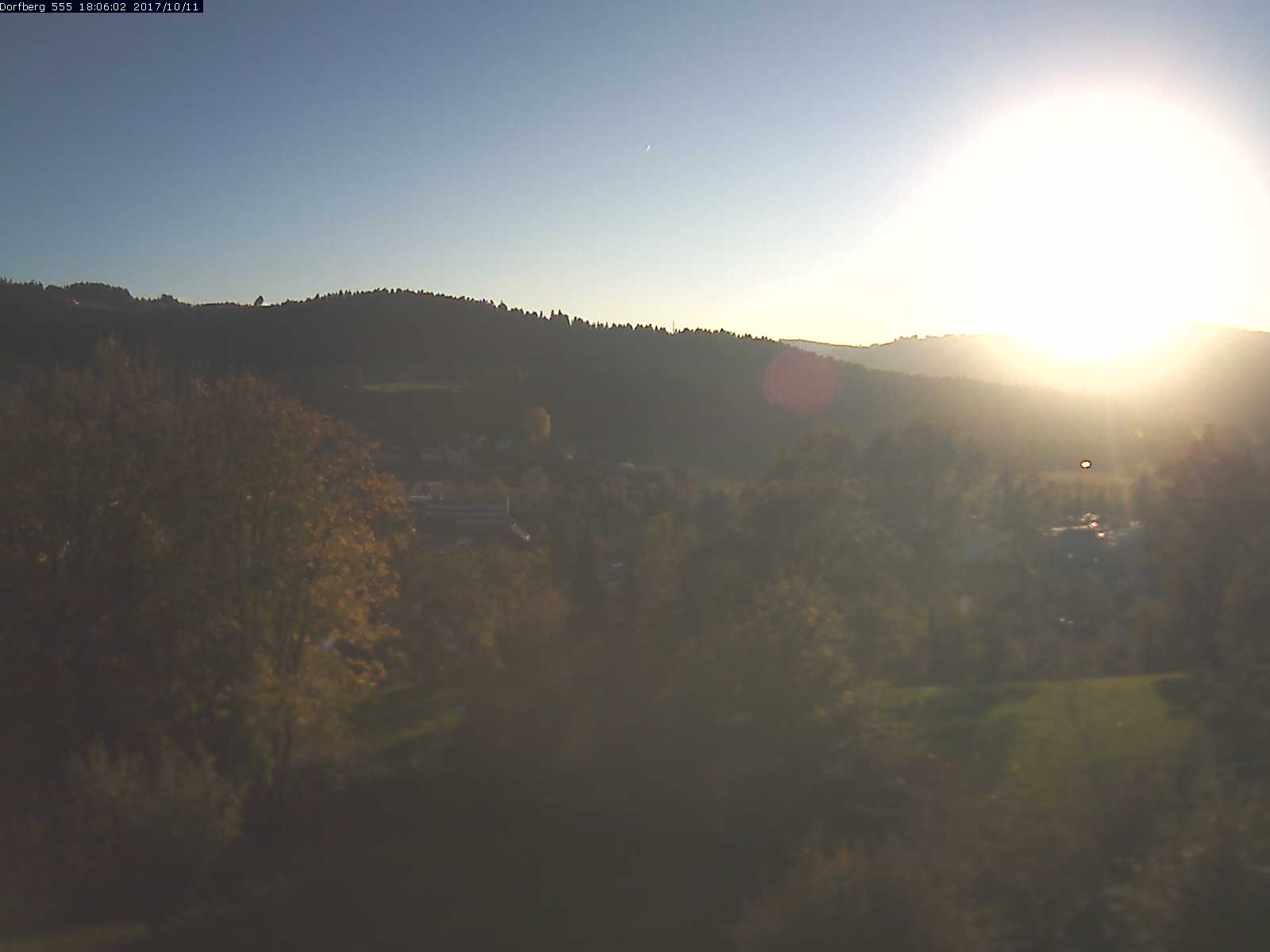 Webcam-Bild: Aussicht vom Dorfberg in Langnau 20171011-180601