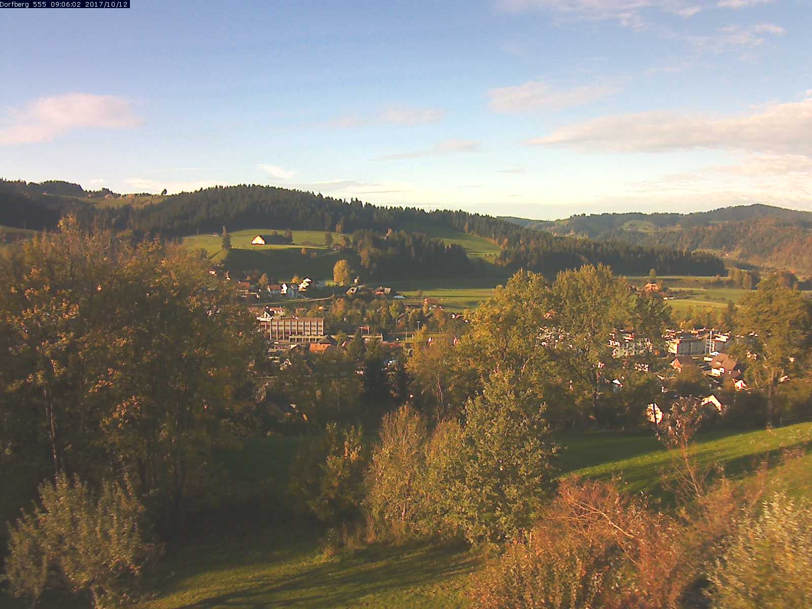 Webcam-Bild: Aussicht vom Dorfberg in Langnau 20171012-090601