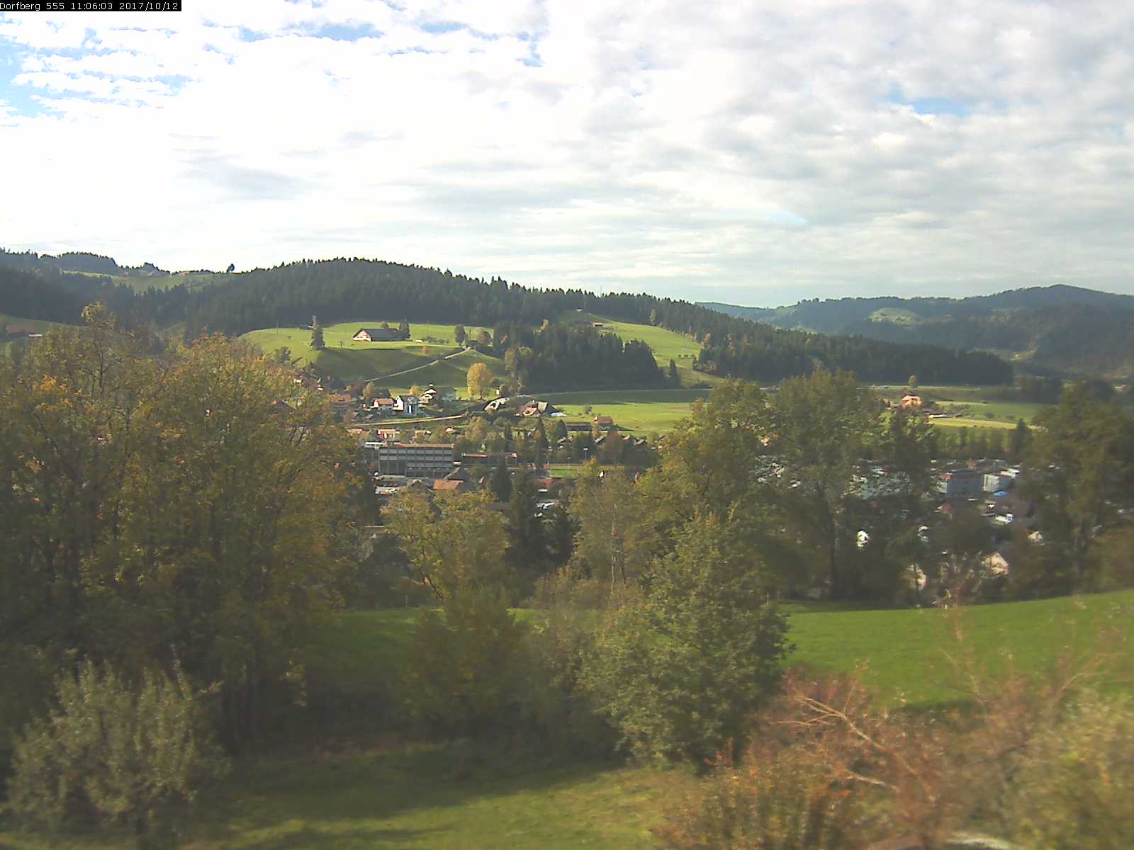 Webcam-Bild: Aussicht vom Dorfberg in Langnau 20171012-110601