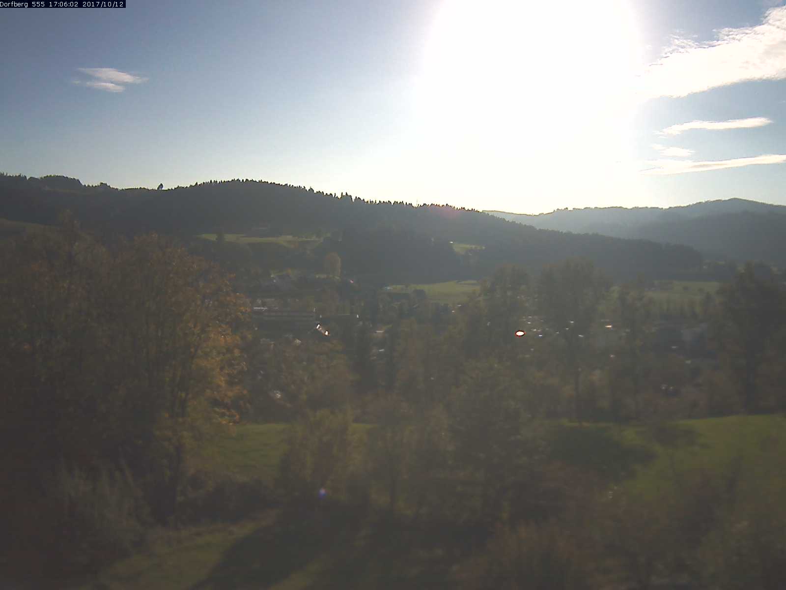 Webcam-Bild: Aussicht vom Dorfberg in Langnau 20171012-170601