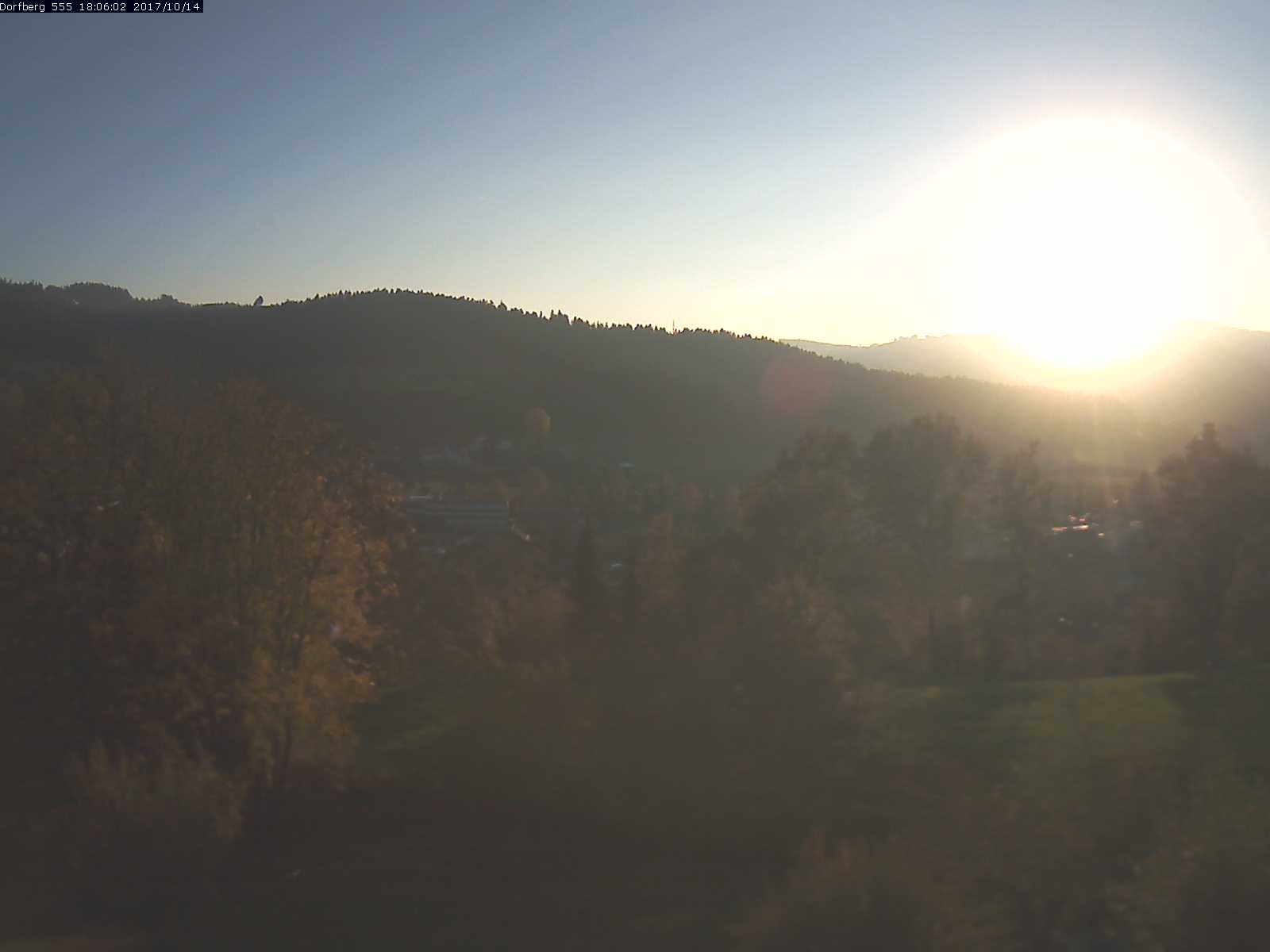 Webcam-Bild: Aussicht vom Dorfberg in Langnau 20171014-180601