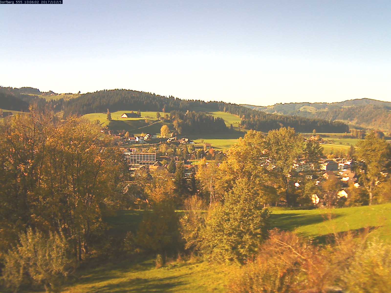 Webcam-Bild: Aussicht vom Dorfberg in Langnau 20171015-100601