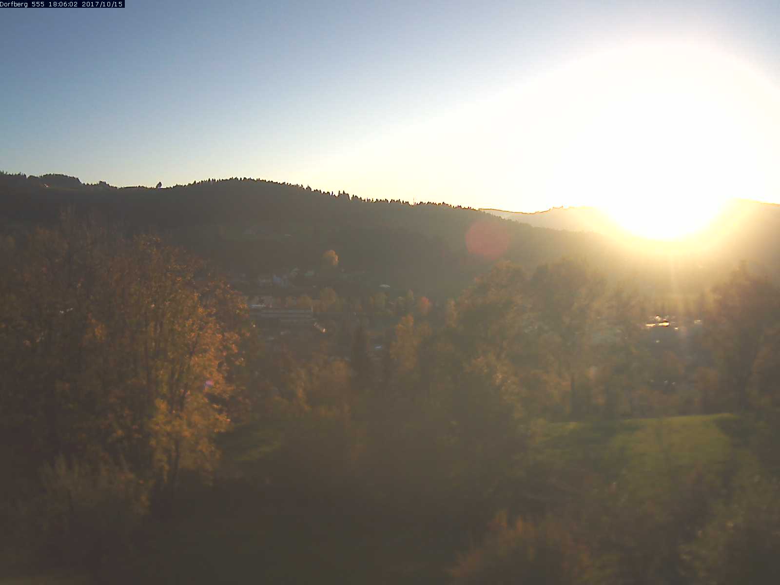 Webcam-Bild: Aussicht vom Dorfberg in Langnau 20171015-180601