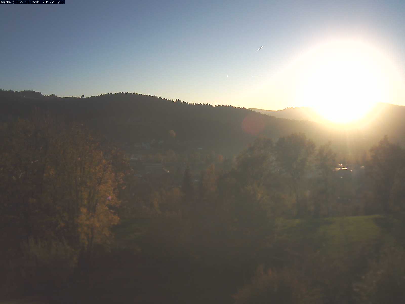 Webcam-Bild: Aussicht vom Dorfberg in Langnau 20171016-180601