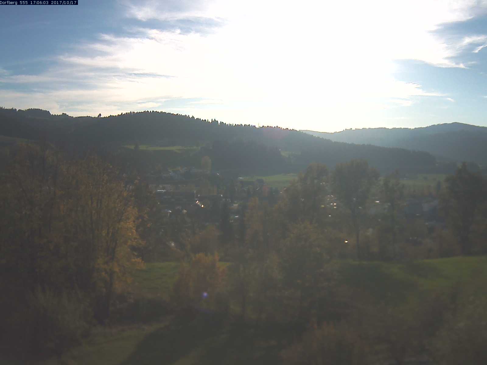 Webcam-Bild: Aussicht vom Dorfberg in Langnau 20171017-170601