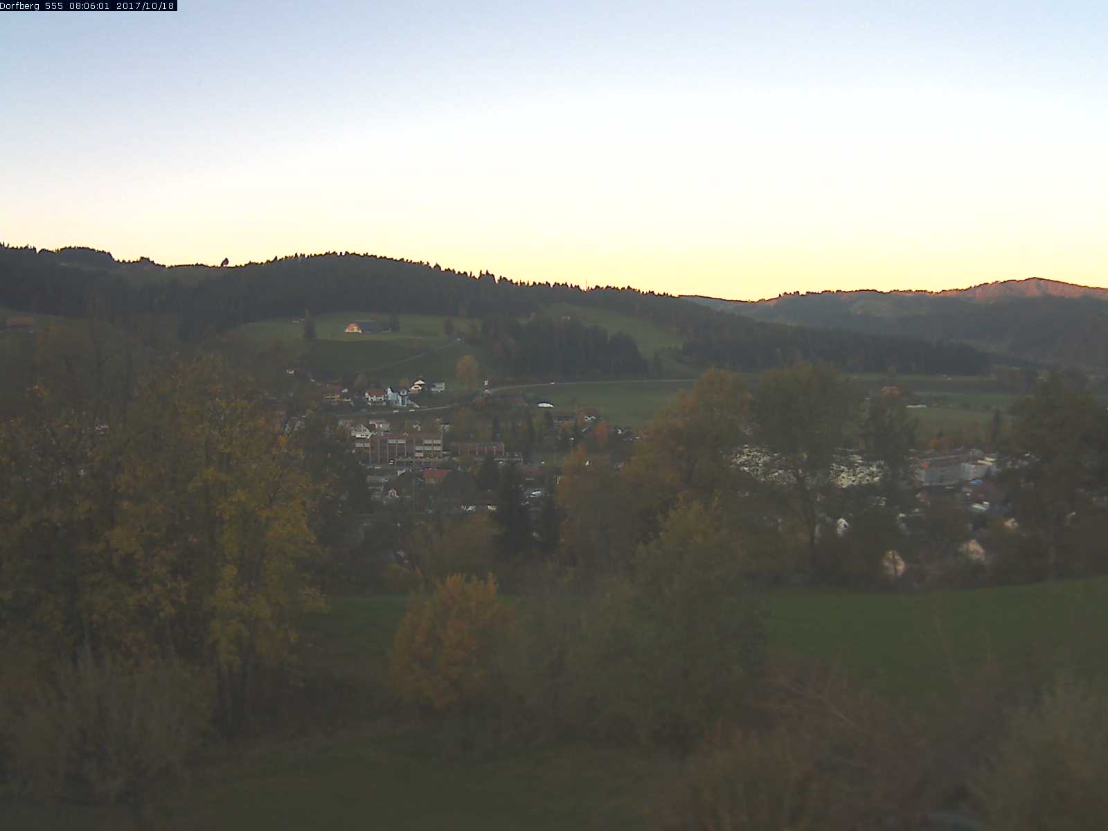 Webcam-Bild: Aussicht vom Dorfberg in Langnau 20171018-080601
