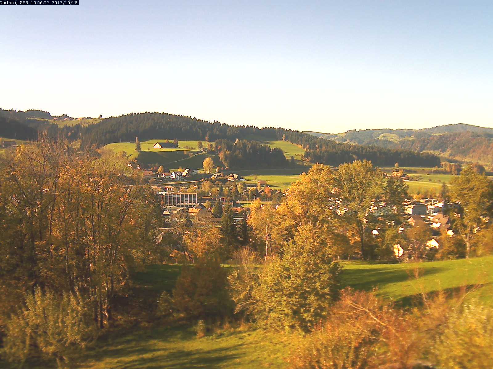 Webcam-Bild: Aussicht vom Dorfberg in Langnau 20171018-100601