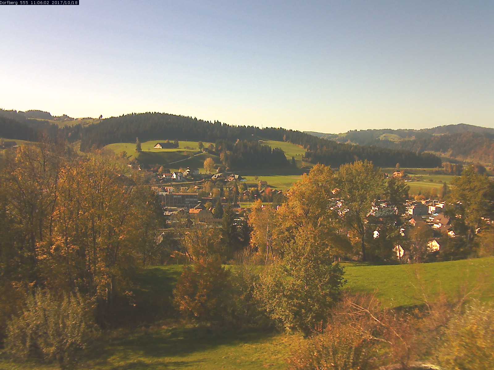 Webcam-Bild: Aussicht vom Dorfberg in Langnau 20171018-110601