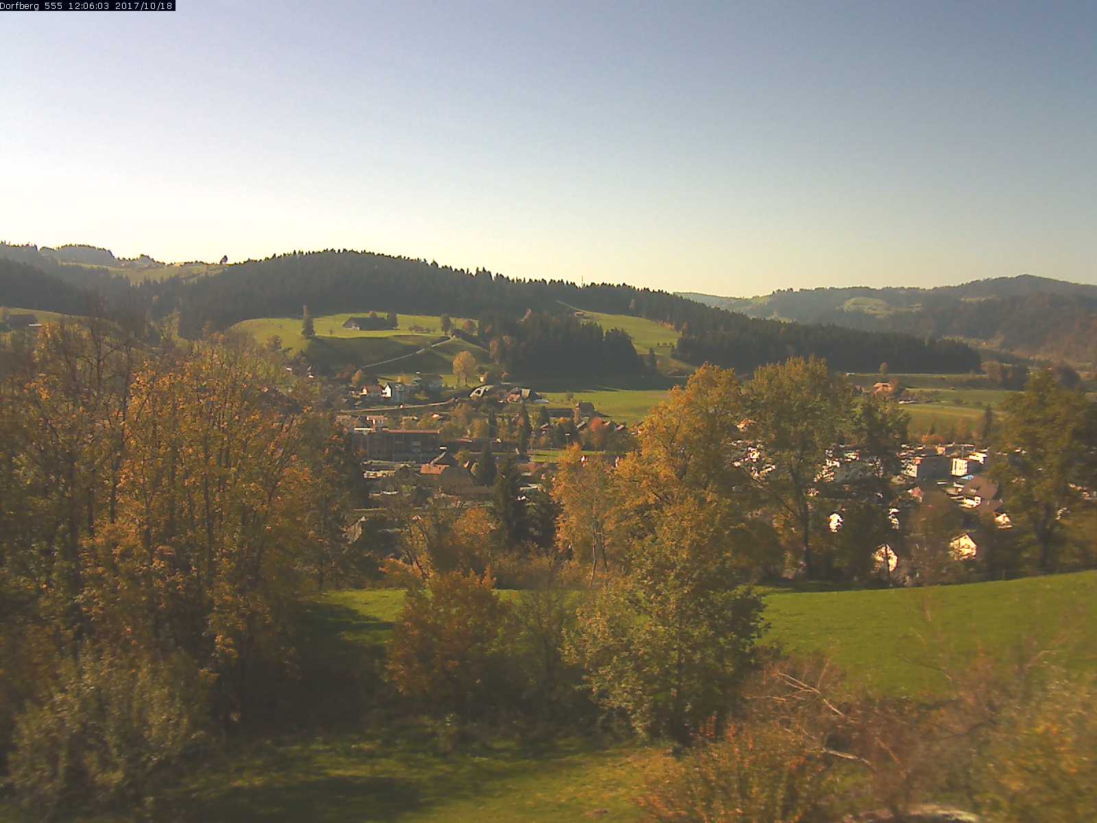 Webcam-Bild: Aussicht vom Dorfberg in Langnau 20171018-120601